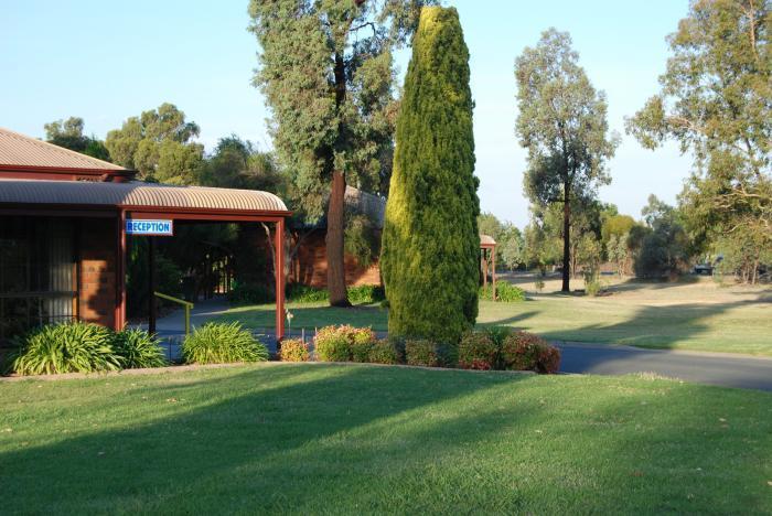 מואמה Sportslander Motor Inn מראה חיצוני תמונה